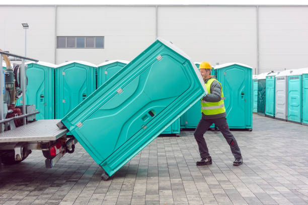 Best Portable restroom solutions  in Deltona, FL